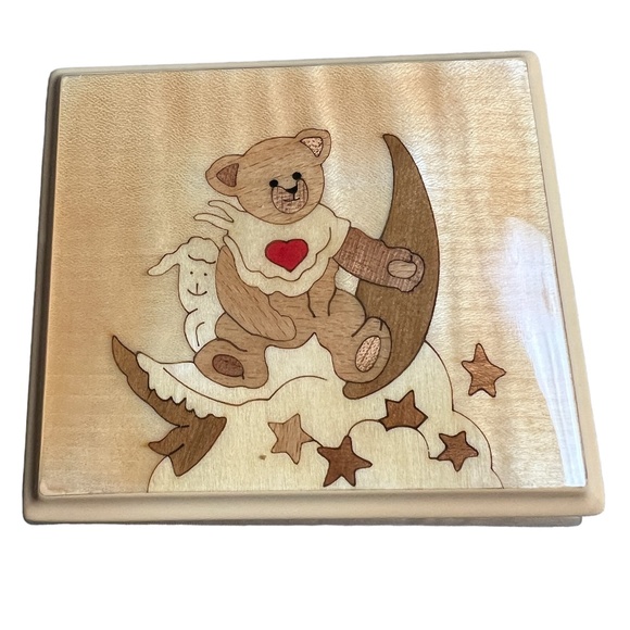 Sanyko Music Box with lullaby - Picture 1 of 6